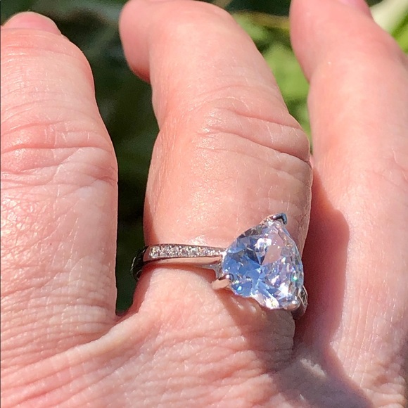 🚨50% off! 4ct 5A 925 Sterling Stunning Heart Ring! GORGEOUS RING! - Picture 4 of 16